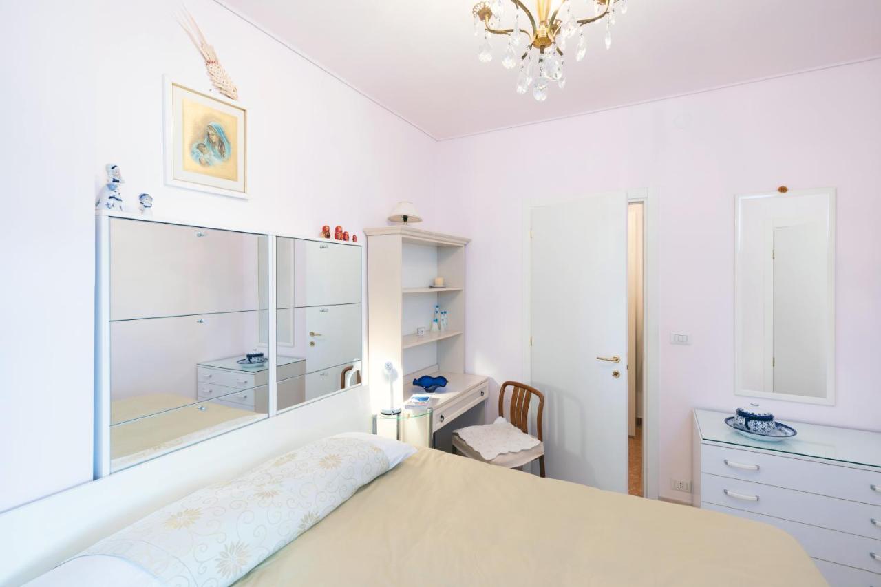 110 - Casa Sole Vista Mare, In Centro 100 Metri Spiaggia Daire Bordighera Dış mekan fotoğraf