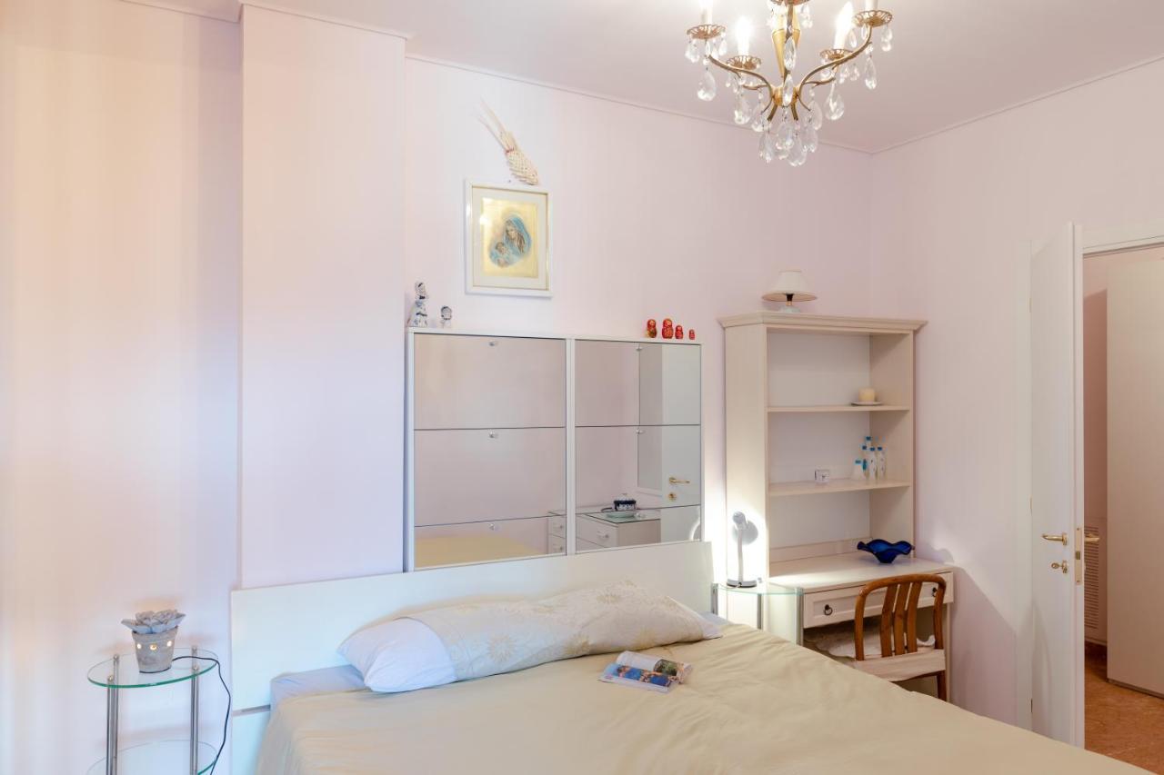110 - Casa Sole Vista Mare, In Centro 100 Metri Spiaggia Daire Bordighera Dış mekan fotoğraf